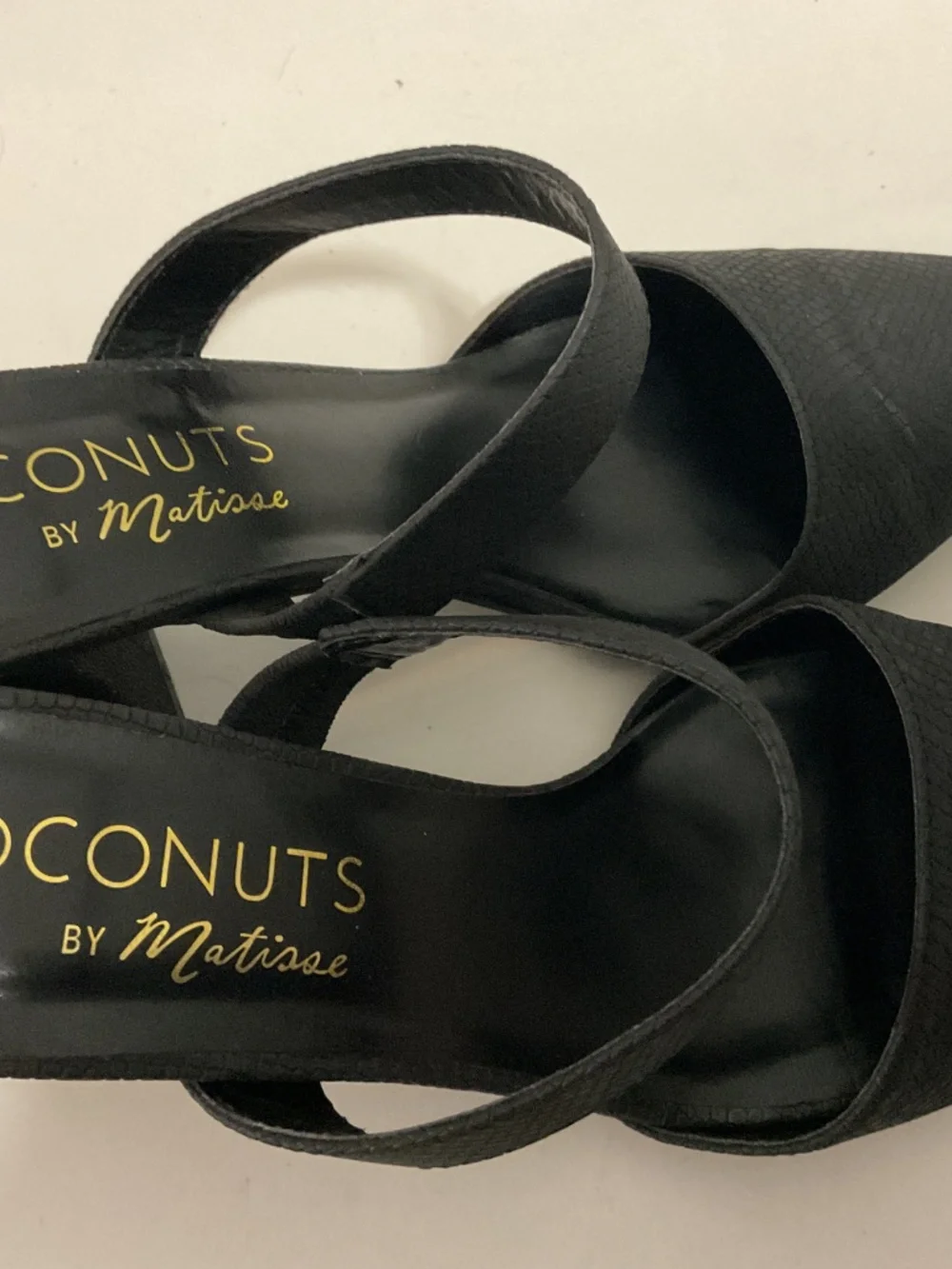Coconuts by Matisse gorgeous comfortable